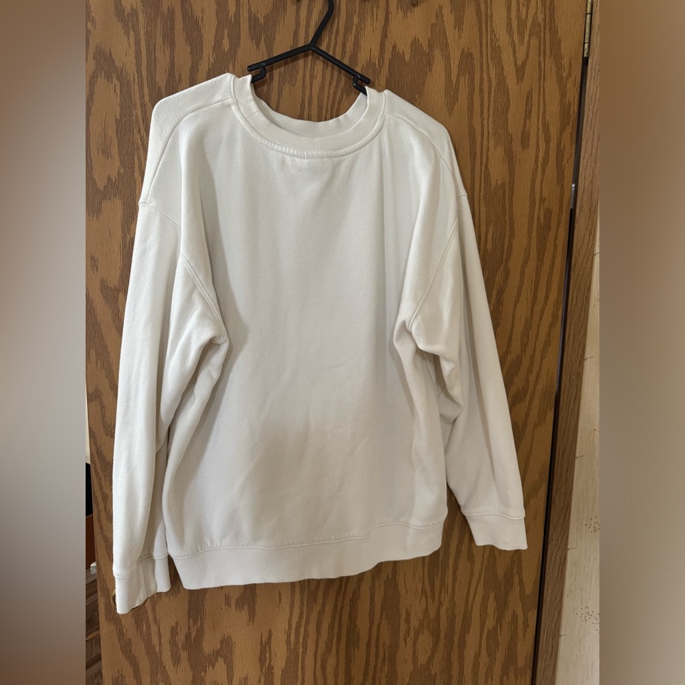 White oversized crew neck sweatshirt